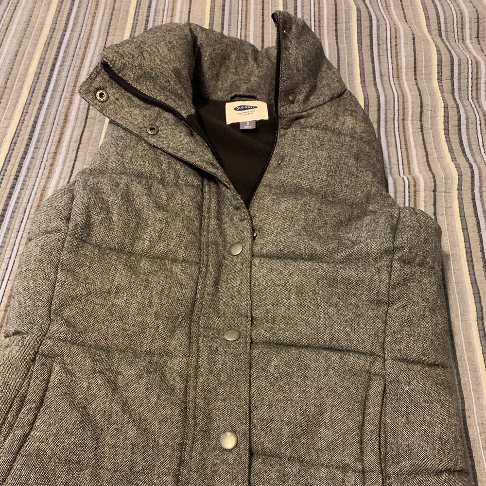 Old Navy Grey Fabric Puffer Vest Size Small Great Condition Puffy